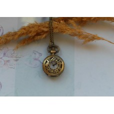 Часы на цепочке с кроликом
